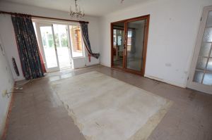 Living Room- click for photo gallery